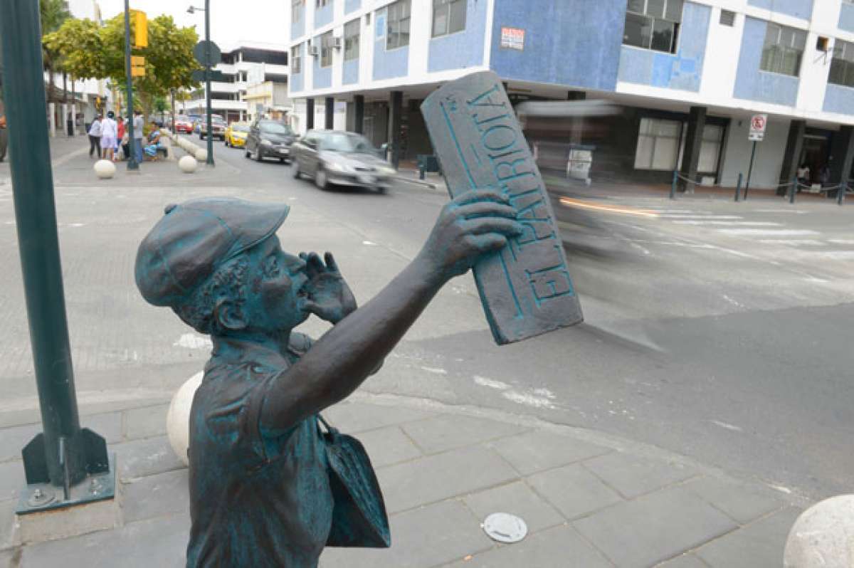El Municipio de Guayaquil comenz&oacute;, en 2014, la ubicaci&oacute;n de figuras de tama&ntilde;o real en la calle Panam&aacute;. Foto: Jos&eacute; Mor&aacute;n / El Tel&eacute;grafo