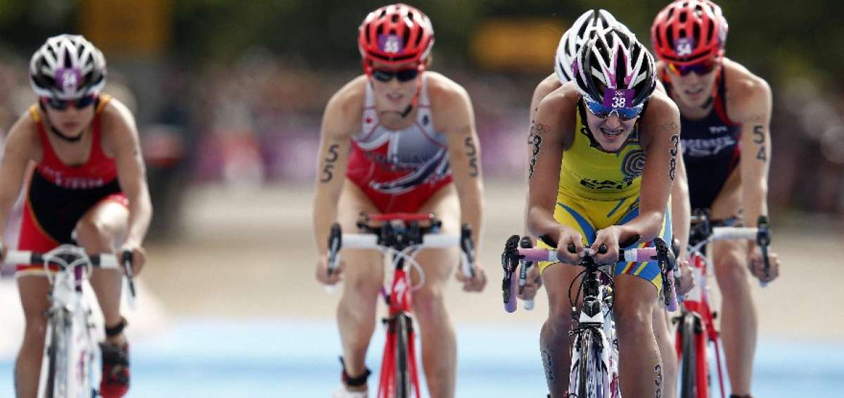 Elizabeth Bravo (de amarillo) fue la ecuatoriana m&aacute;s destacada del torneo internacional de Uruguay. 