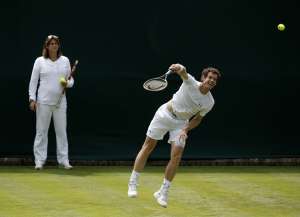El tenista brit&aacute;nico Andy Murray, durante un entrenamiento previo al inicio del torneo. FOTO: AFP