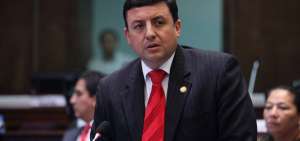 Ejecutivo nombr&oacute; a &Aacute;lex Solano como embajador de Ecuador ante Venezuela