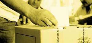 Los sondeos o encuestas polarizan los votos ya que los resultados anticipados confunden a la poblaci&oacute;n, m&aacute;s si los candidatos se dan por triunfadores.