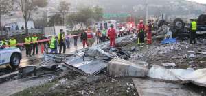 El volcamiento de un cami&oacute;n el 17 de abril de 2013, ocurrido en la av. Sim&oacute;n Bol&iacute;var, dej&oacute; 3 muertos.