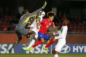 Los chilenos se vieron completamente superados por Nigeria, un rival que utiliz&oacute; su velocidad y capacidad de reacci&oacute;n para ganar el partido. Foto: AFP