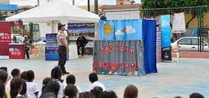 Una de las estrategias que emplea la Polic&iacute;a Comunitaria para llegar con el mensaje a los ni&ntilde;os es el show l&uacute;dico de &ldquo;Paquito&rdquo;. 