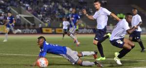 Los hinchas fustigan a Arias tras el empate de Emelec con Guayaquil City