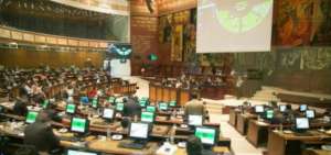 Asamblea anul&oacute; condecoraci&oacute;n del cura C&eacute;sar C. por casos de acoso sexual