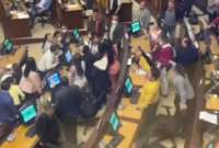 Asambleístas Moreira y Arias protagonizaron altercado en la sesión del Pleno