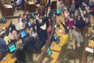 Asambleístas Moreira y Arias protagonizaron altercado en la sesión del Pleno