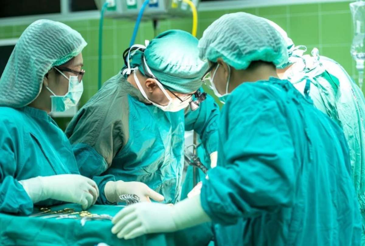 El adolescente tenía extremidades adicionales completamente formadas en su abdomen.