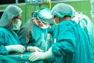 El adolescente tenía extremidades adicionales completamente formadas en su abdomen.