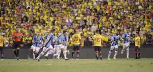 Barcelona se lanza por el milagro ante un Gremio que acaricia la final de la Copa
