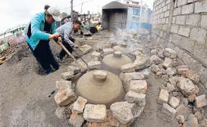 El arte de darle forma al barro y al bronce 