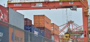 El saldo de la balanza comercial ecuatoriana con la CAN pas&oacute; de un super&aacute;vit de $ 288 millones en 2007 a un d&eacute;ficit de -$ 983 millones en 2015.