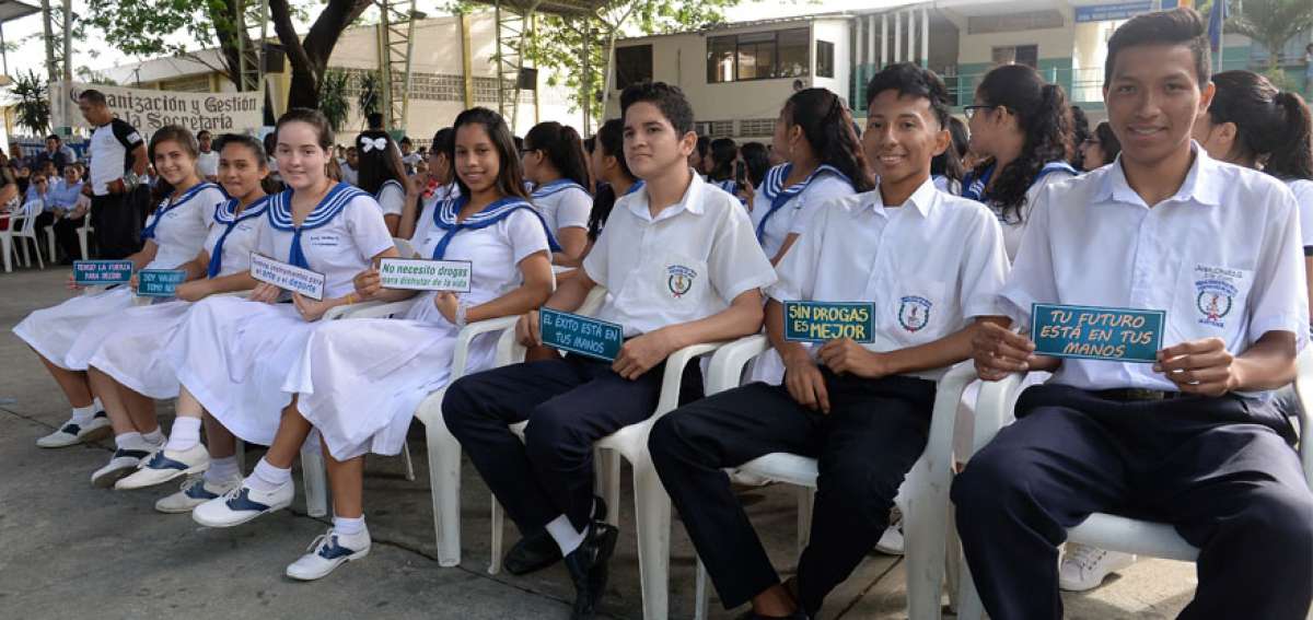 En el colegio 28 de Mayo se lanz&oacute; este martes 22 de mayo la segunda etapa del proyecto policial &ldquo;Mi colegio en buenas manos&rdquo;.