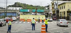 El domingo arrancaron las labores de corte y demolici&oacute;n del pavimento dentro de los tres carriles centrales de la Avenida Quito, que une al norte con el sur. 