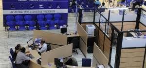 En 14 provincias las personas que adeuden a la banca p&uacute;blica podr&aacute;n duplicar el plazo de pago de sus haberes.