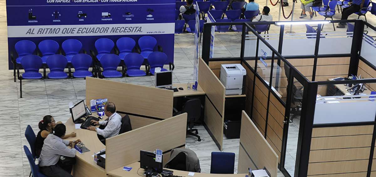 En 14 provincias las personas que adeuden a la banca p&uacute;blica podr&aacute;n duplicar el plazo de pago de sus haberes.