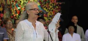 Abel Gonz&aacute;lez Melo envi&oacute; las palabras de agradecimiento al saber que su obra Bayamesa obtuvo el Premio Casa 2020. Su madre, Mercedes Melo, ley&oacute; las palabras en la clausura del evento.