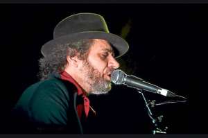 El franc&eacute;s Bazbaz es uno de los cinco artistas internacionales que llegan a esta edici&oacute;n de la Fiesta de la M&uacute;sica. Tocar&aacute; el domingo en la Plaza del Teatro. Foto: Tomada de www.2lives.fr 