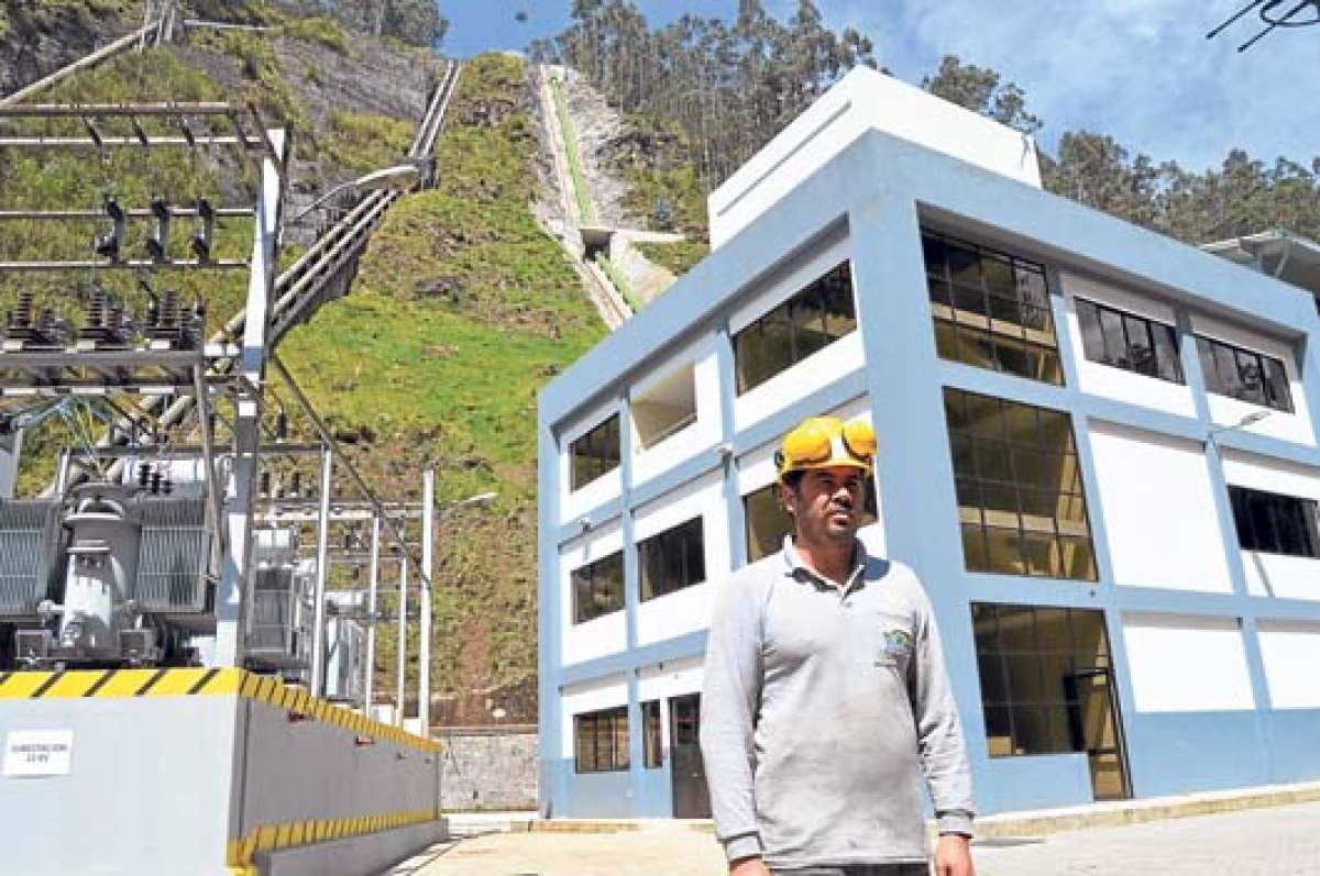 La flamante central est&aacute; situada al noreste de Cuenca y la energ&iacute;a que produce se suma a la Red Nacional Interconectada. Foto: Cortes&iacute;a.