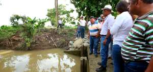 El segundo mandatario, Jorge Glas, recorri&oacute; las localidades de Puebloviejo y Montalvo, el martes pasado.