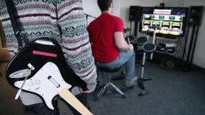 Los instrumentos antiguos de versiones pasadas y de &lsquo;Guitar Hero&rsquo; ser&aacute;n compatibles. Foto: Internet