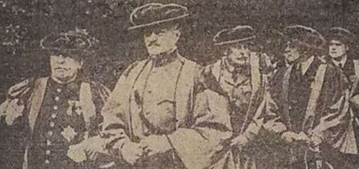 La Universidad de Oxford honra a h&eacute;roes de guerra