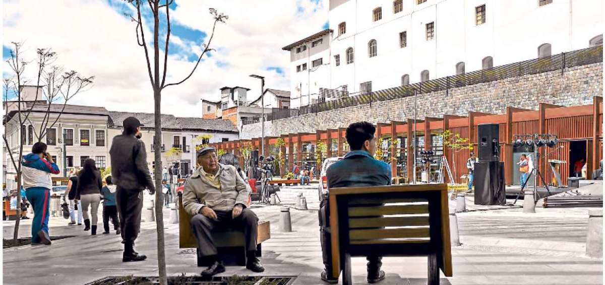 La ciudadan&iacute;a empez&oacute; a visitar la nueva plaza quite&ntilde;a desde la ma&ntilde;ana de ayer.