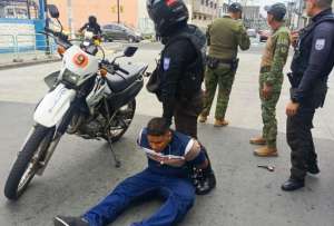 Militares decomisaron arma y municiones tras hecho violento en el centro de Guayaquil
