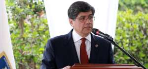 Jos&eacute; Valencia, ministro de Relaciones Exteriores.