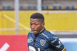 Un joven futbolista ecuatoriano sue&ntilde;a con derrotar al mal del c&aacute;ncer