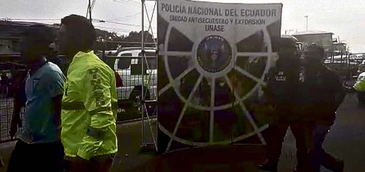 El operativo se efectu&oacute; durante la madrugada del domingo. En los allanamientos fueron detenidos 14 integrantes de la banda.
