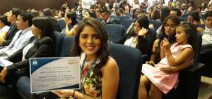 Arlette Cabrera, de 23 a&ntilde;os, recibi&oacute; el reconocimiento Acc&eacute;sit al Contenta por obtener los mejores promedios en su carrera. Ella se gradu&oacute; en 2017.