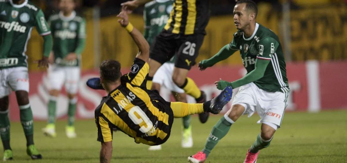 Conmebol suspende a 4 jugadores de Pe&ntilde;arol y Palmeiras