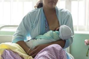El 58,9% de las madres en la zona rural da de lactar a sus hijos hasta los 2 a&ntilde;os. En la zona urbana solo el 35,9%, seg&uacute;n datos de Ensanut. Foto: Andr&eacute;s Darquea/ El Tel&eacute;grafo