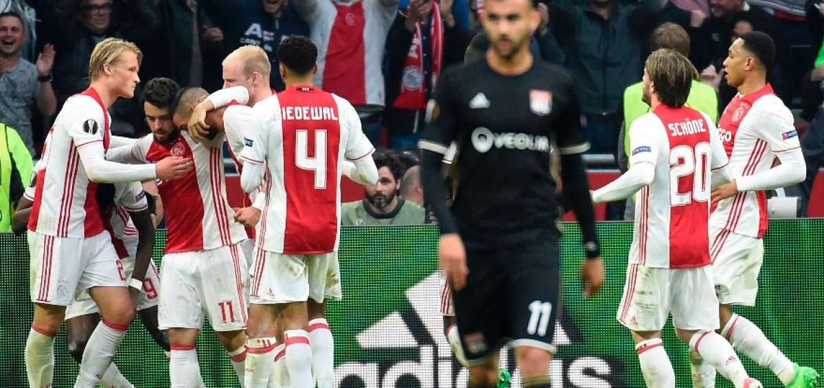 Ajax golea 4-1 a Lyon por la semifinal de la Europa League