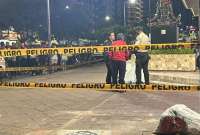 En Quito, un pedazo de cemento cayó de un edificio y provocó la muerte de un joven.