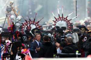 Daniel Craig fue operado de la rodilla tras lesionarse durante el rodaje de "Spectre"