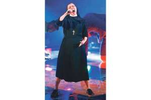 Sor Cristina afirma que usa su don del canto para llevar el mensaje de Jes&uacute;s a otros (VIDEOS)