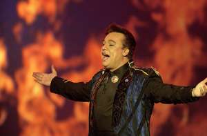 Juan Gabriel, Santos y Balvin nominados a los Premios Billboard