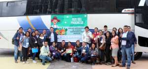 Los emprendedores que participaron de la gira a los diferentes proyectos de negocios.