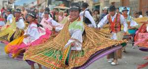 Las danzas se han incorporado al tradicional Pase del Ni&ntilde;o Viajero que se realiza en Cuenca. Bailarines de diferentes partes de la provincia y del sur del pa&iacute;s llegan a este evento.