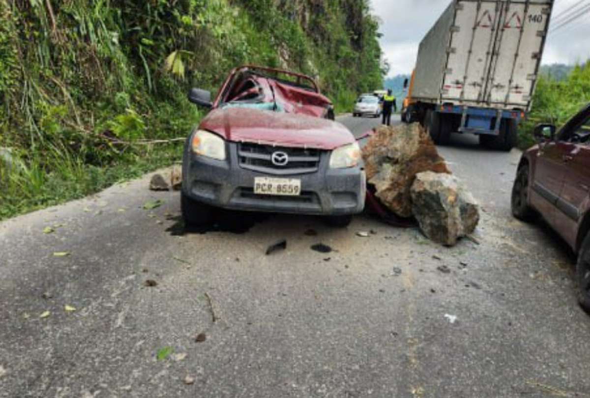Se registró un siniestro de tránsito en la vía Alóag-Santo Domingo.