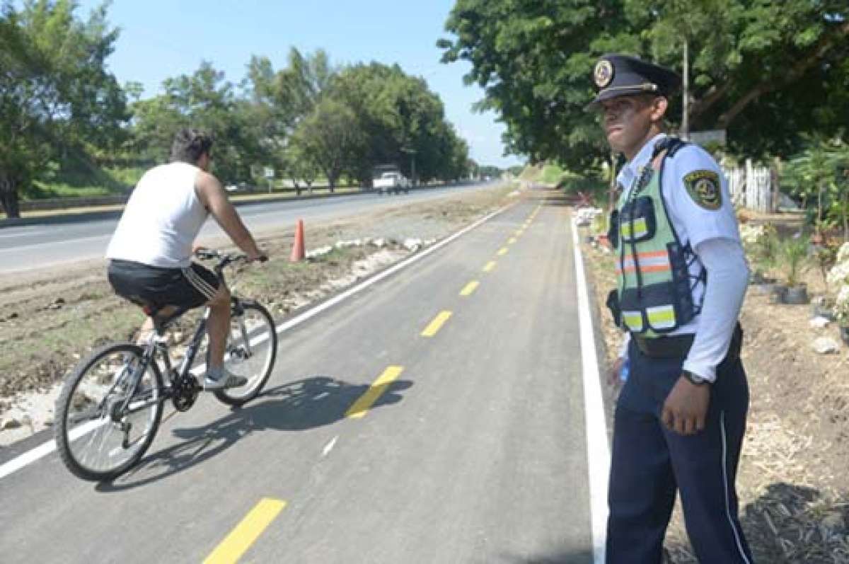 El tramo de la ciclov&iacute;a, de 30 kil&oacute;metros de extensi&oacute;n, fue inaugurado en febrero pasado. Foto: Carina Acosta |  El Tel&eacute;grafo