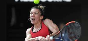 Halep, de 26 a&ntilde;os, salv&oacute; los dos puntos de partido en el tercer set, pero antes hab&iacute;a desaprovechado dos puntos match-balls.