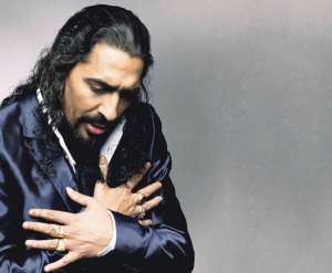 Diego el &lsquo;Cigala&rsquo; tiene nuevo disco y se llama Vuelve el flamenco. Durante sus casi 20 a&ntilde;os de carrera ha conseguido seis premios Grammy Latino. Foto: Internet.