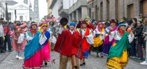 El Corso del Carnaval quite&ntilde;o se llev&oacute; a cabo el 24 de febrero y cont&oacute; con la participaci&oacute;n de organizaciones p&uacute;blicas, privadas y barriales.