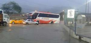 En el cant&oacute;n Sucre se registraron inundaciones en la terminal terrestre. 