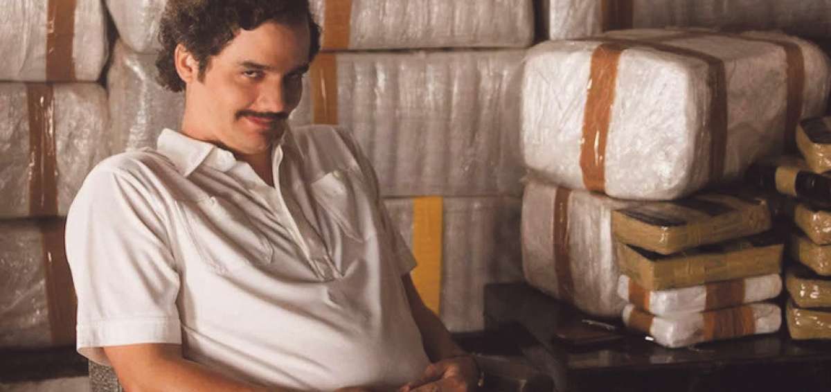 Viuda de Escobar considera "peligrosas" las narcoseries