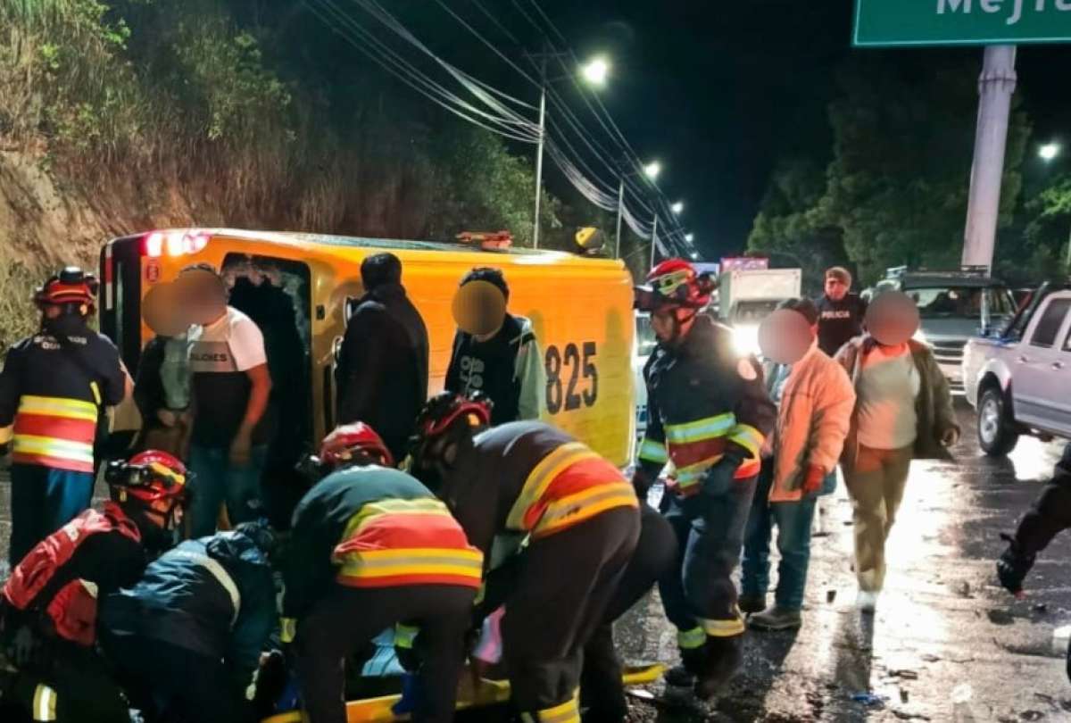 El primer accidente ocurrió en la curva de Santa Rosa.